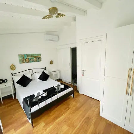 Hotel Dora