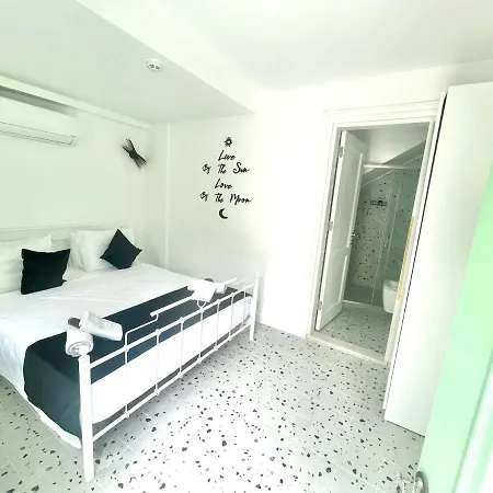 Dora Hotel *