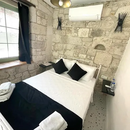 Hotel Dora